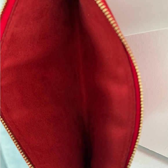 Louis Vuitton Epi Leather Pouchette - Picture 6 of 6